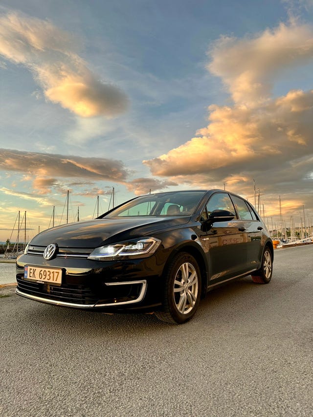 WVWZZZAUZJW907446 2018 VOLKSWAGEN GOLF-0
