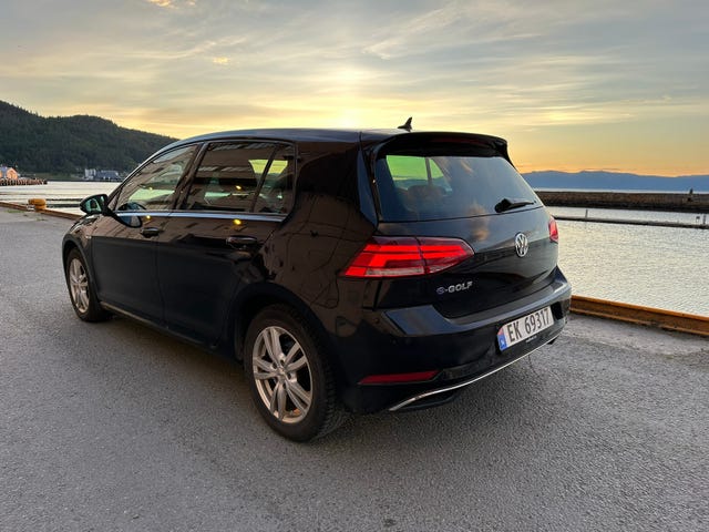 WVWZZZAUZJW907446 2018 VOLKSWAGEN GOLF-2