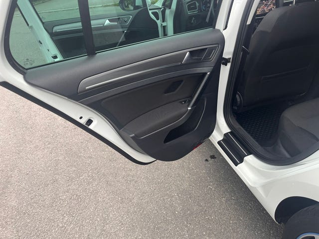 2018 VOLKSWAGEN GOLF - 9