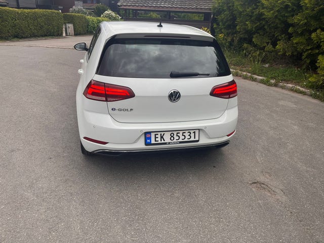 WVWZZZAUZJW911736 2018 VOLKSWAGEN GOLF-2