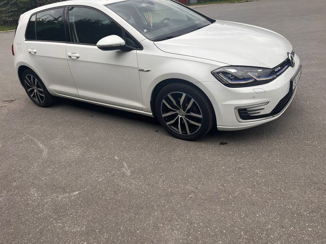WVWZZZAUZJW911736 2018 VOLKSWAGEN GOLF-4