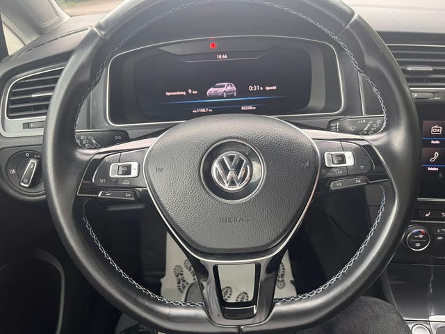 2018 VOLKSWAGEN GOLF - 24