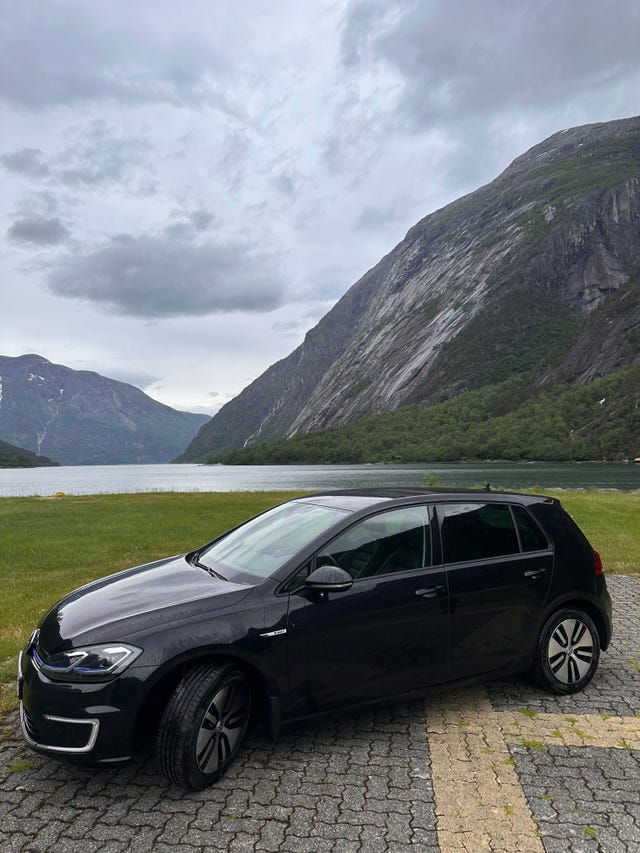 WVWZZZAUZJW902166 2018 VOLKSWAGEN GOLF-0