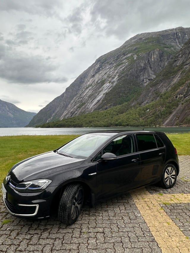 WVWZZZAUZJW902166 2018 VOLKSWAGEN GOLF-4