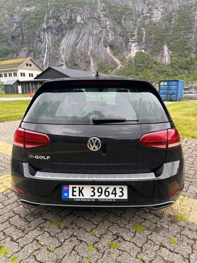 WVWZZZAUZJW902166 2018 VOLKSWAGEN GOLF-3