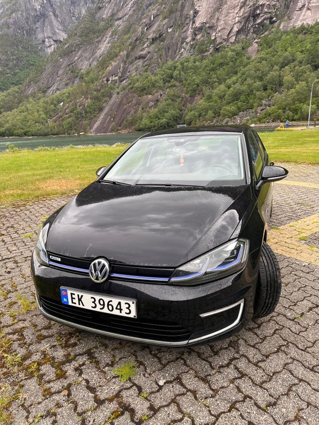 WVWZZZAUZJW902166 2018 VOLKSWAGEN GOLF-1