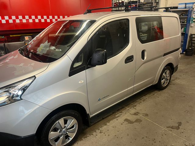 VSKYAAME0U0505222 2016 NISSAN E-NV200-2