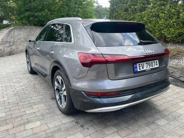 WAUZZZGE7KB012704 2019 AUDI E-TRON-4