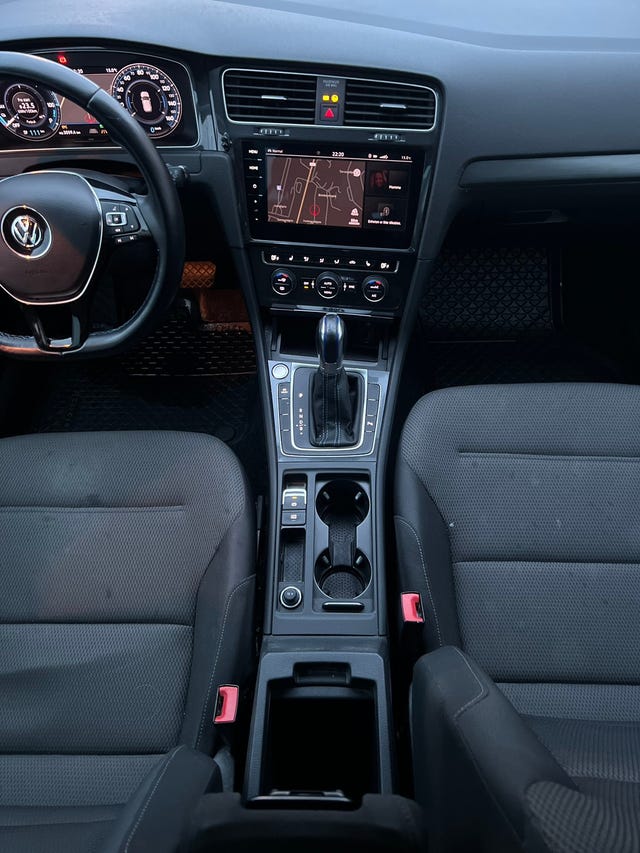 2019 VOLKSWAGEN GOLF - 11