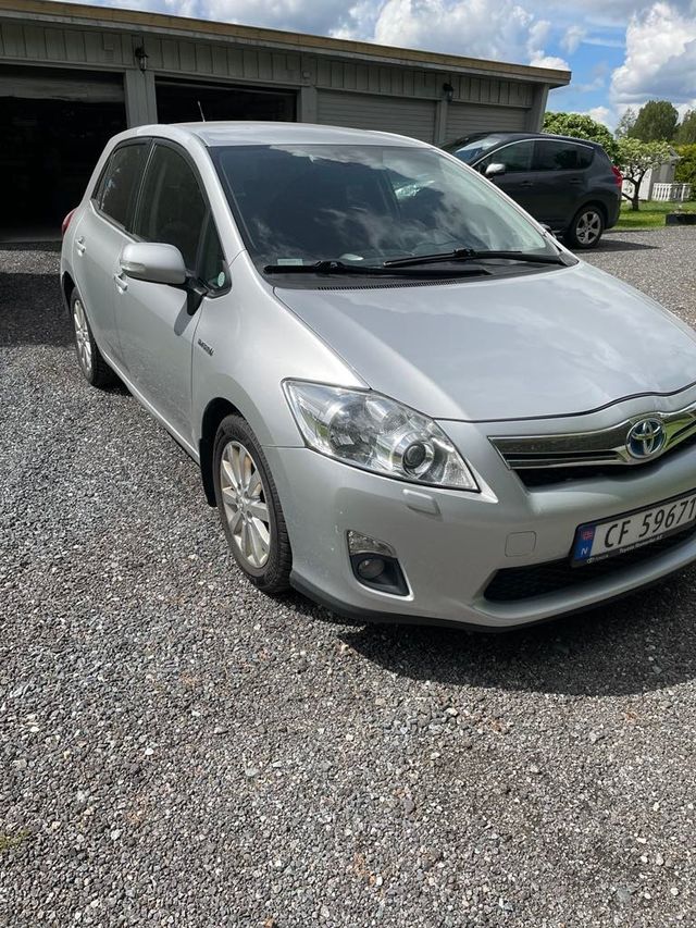 SB1KS56E60E028749 2011 TOYOTA AURIS-5