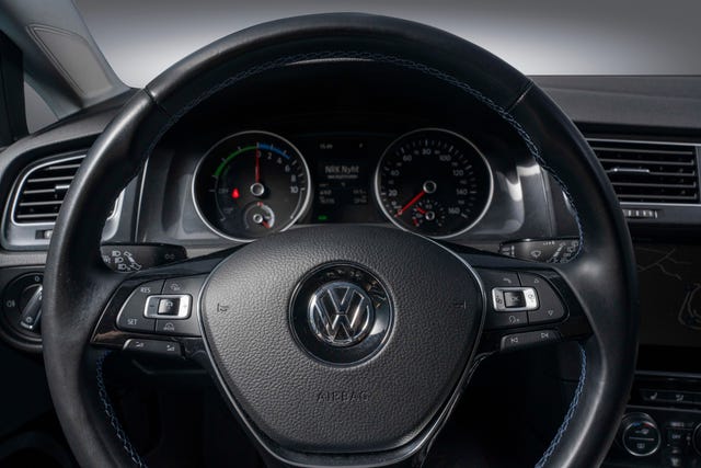 2018 VOLKSWAGEN GOLF - 10