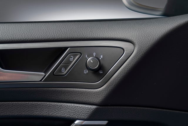 2018 VOLKSWAGEN GOLF - 16