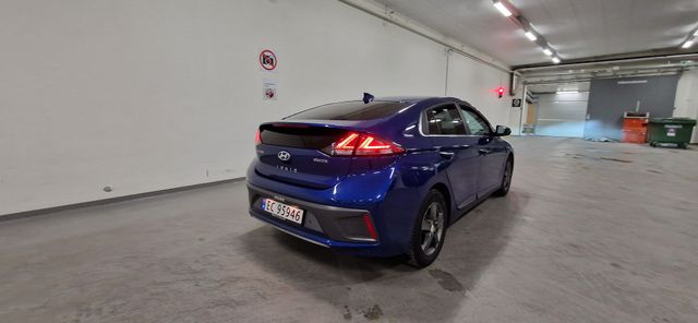 KMHC851JFMU075640 2021 HYUNDAI IONIQ-2