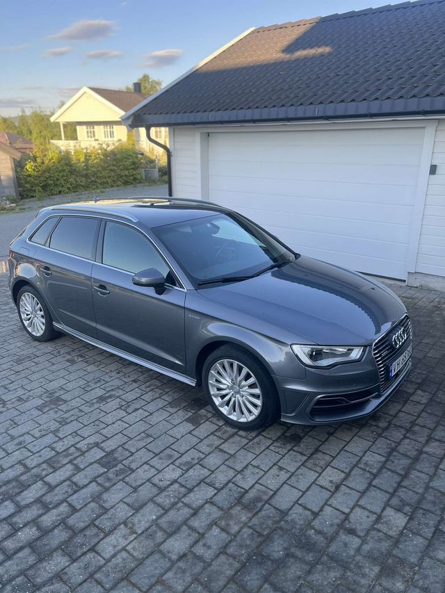 2015 AUDI A3 - 1