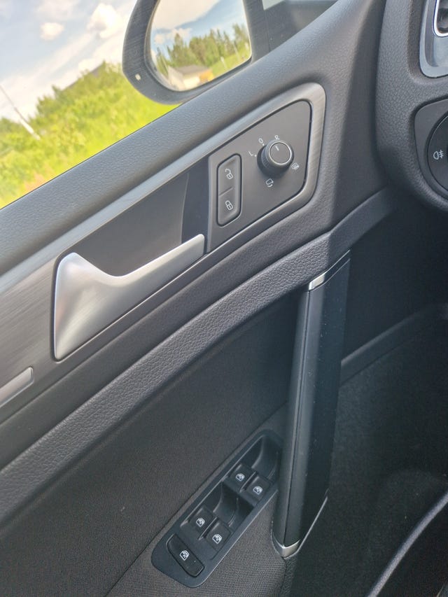 2018 VOLKSWAGEN GOLF - 32