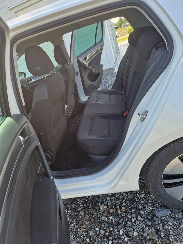 2018 VOLKSWAGEN GOLF - 19