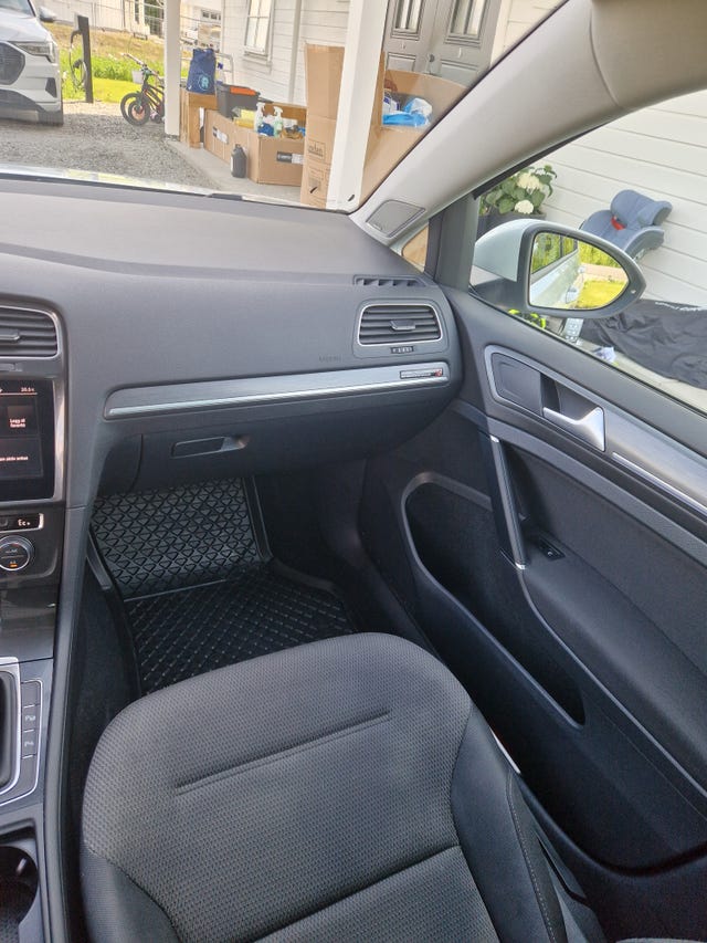 2018 VOLKSWAGEN GOLF - 28