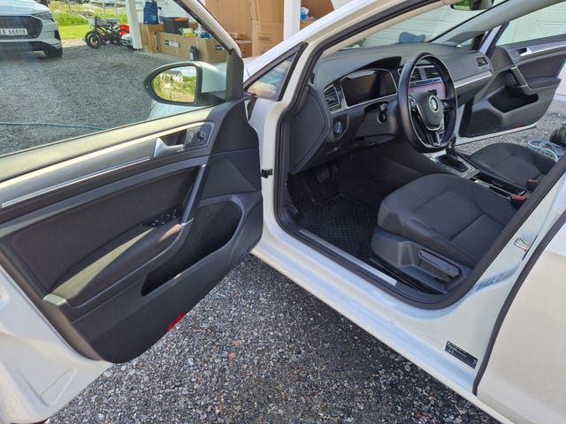 2018 VOLKSWAGEN GOLF - 25