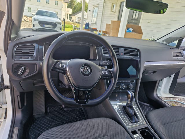 2018 VOLKSWAGEN GOLF - 26