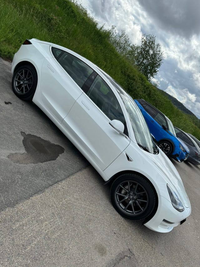 5YJ3E7EB0KF532046 2019 TESLA MODEL 3-4