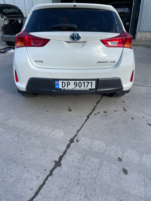 2015 TOYOTA AURIS - 9