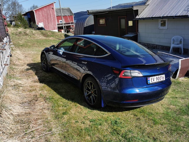 5YJ3E7EB3KF456161 2019 TESLA MODEL 3-5