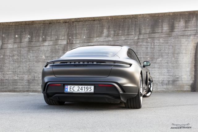 2021 PORSCHE TAYCAN - 13