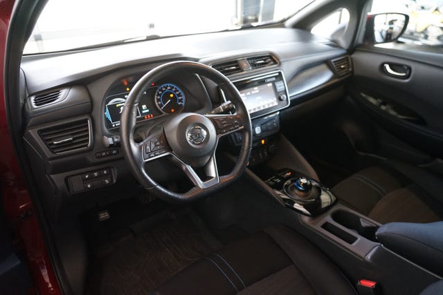 2018 NISSAN LEAF - 11