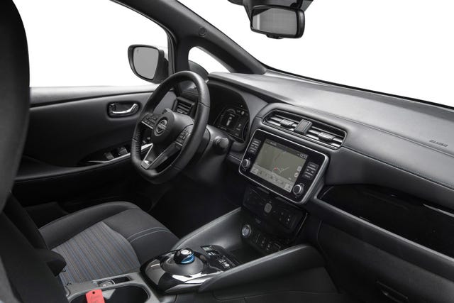 2022 NISSAN LEAF - 23
