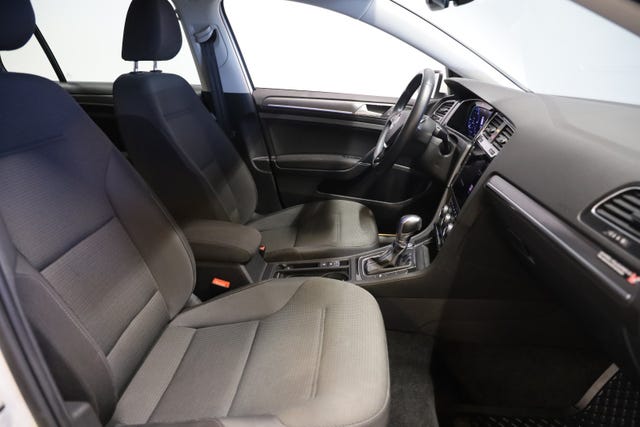 2019 VOLKSWAGEN GOLF - 9