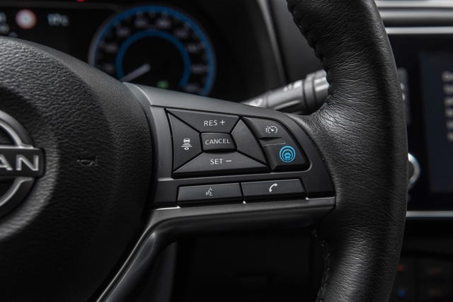 2022 NISSAN LEAF - 16