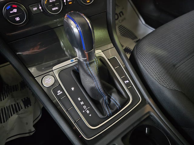 2019 VOLKSWAGEN GOLF - 22