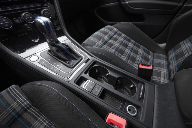 2019 VOLKSWAGEN GOLF - 23