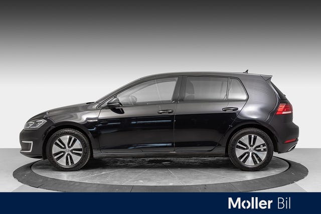 WVWZZZAUZJ8906263 2018 VOLKSWAGEN GOLF-1