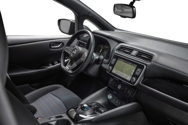 2022 NISSAN LEAF - 25