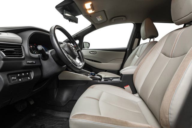2021 NISSAN LEAF - 10