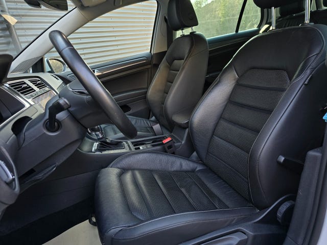 2018 VOLKSWAGEN GOLF - 24