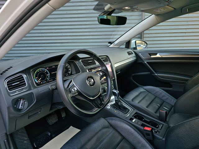 2018 VOLKSWAGEN GOLF - 28