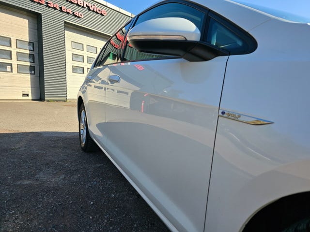 2018 VOLKSWAGEN GOLF - 18