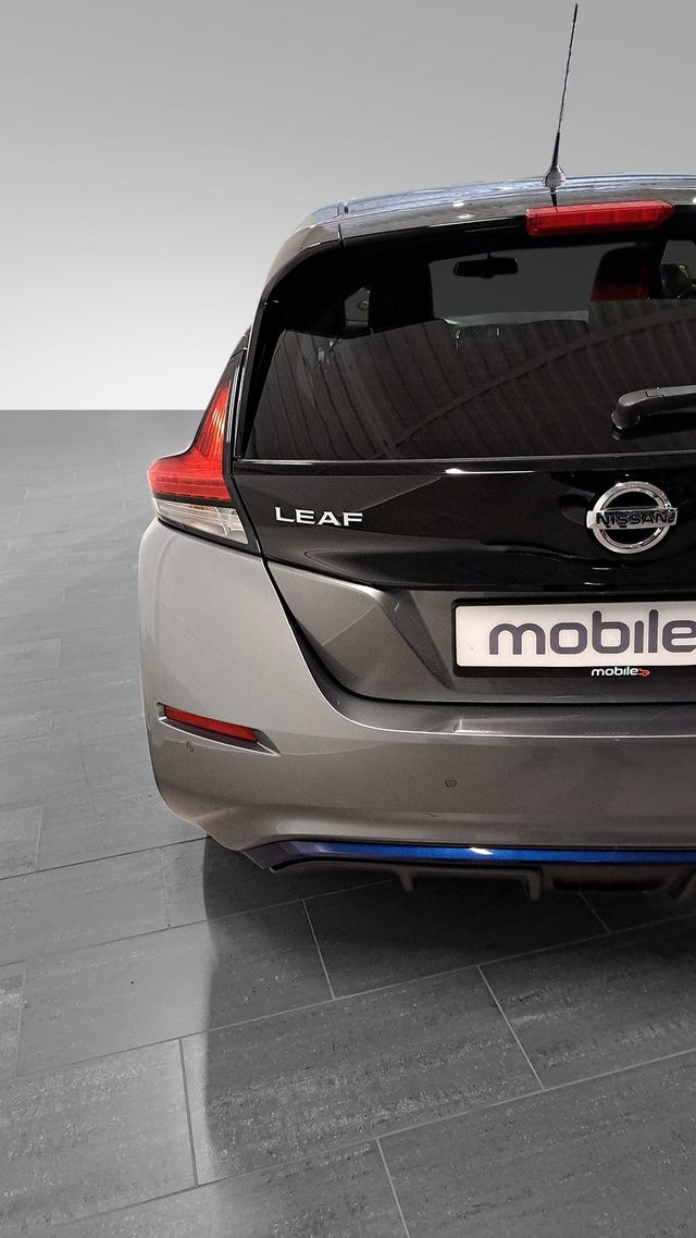 SJNFAAZE1U0044015 2018 NISSAN LEAF-5