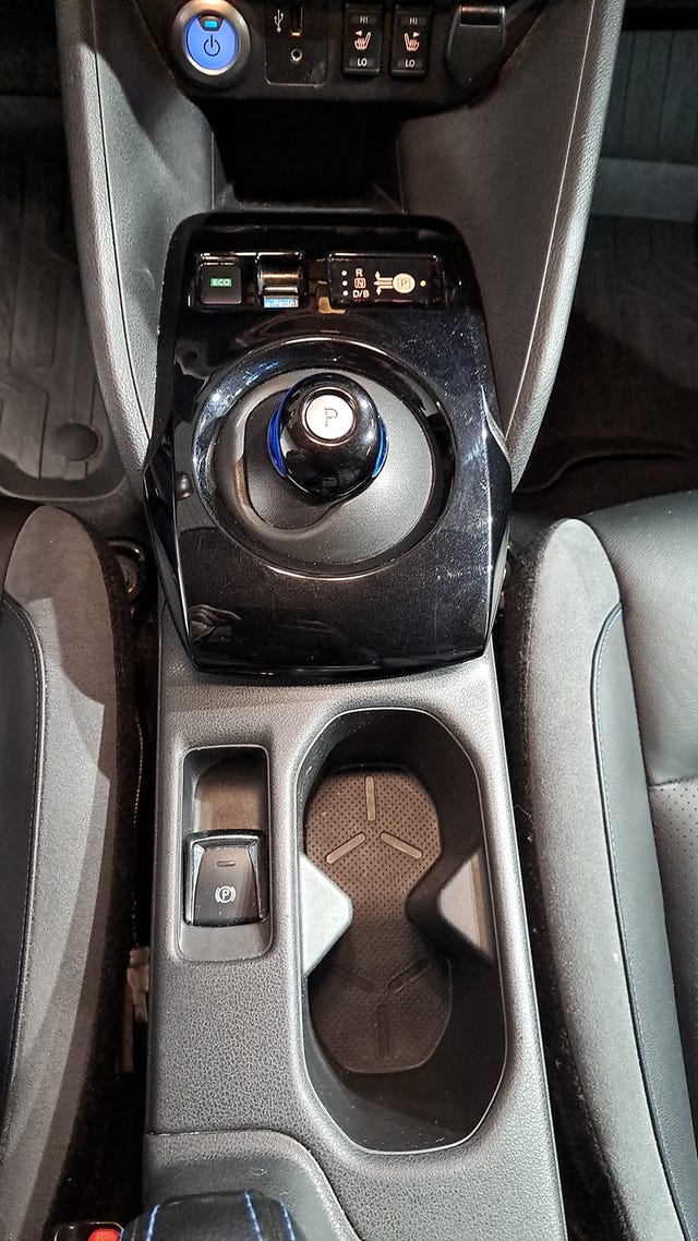 2018 NISSAN LEAF - 19