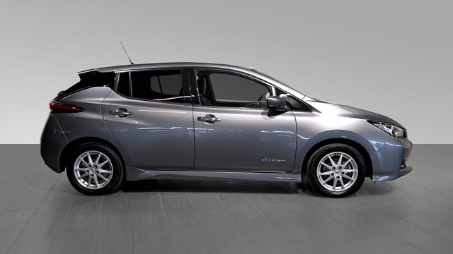 SJNFAAZE1U0044015 2018 NISSAN LEAF-4