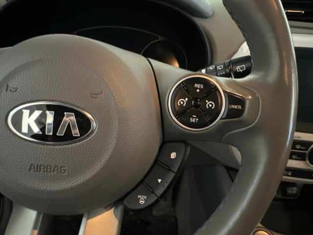 2016 KIA SOUL - 17