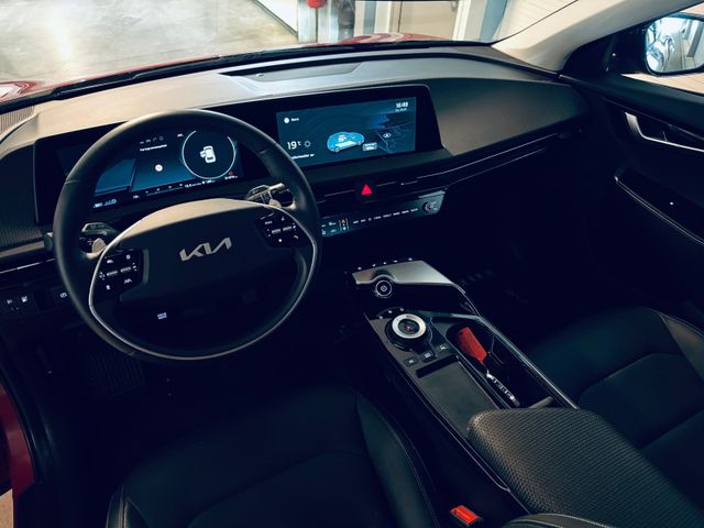 2022 KIA EV6 - 12