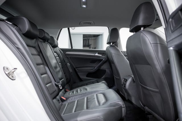 2018 VOLKSWAGEN GOLF - 32