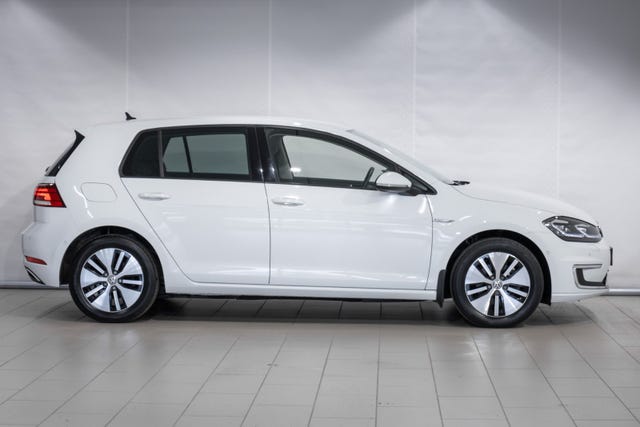 WVWZZZAUZJ8907675 2018 VOLKSWAGEN GOLF-2