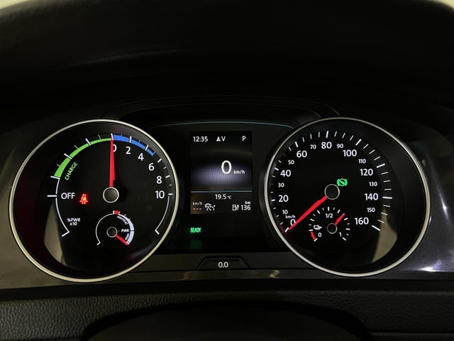 2018 VOLKSWAGEN GOLF - 38
