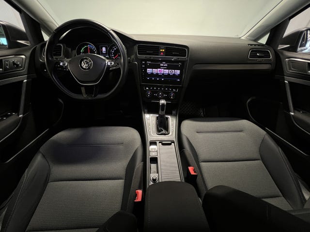 2018 VOLKSWAGEN GOLF - 9