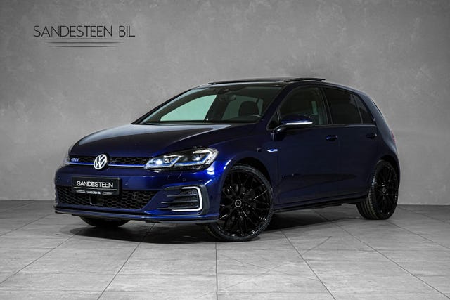 WVWZZZAUZJW803599 2018 VOLKSWAGEN GOLF-0