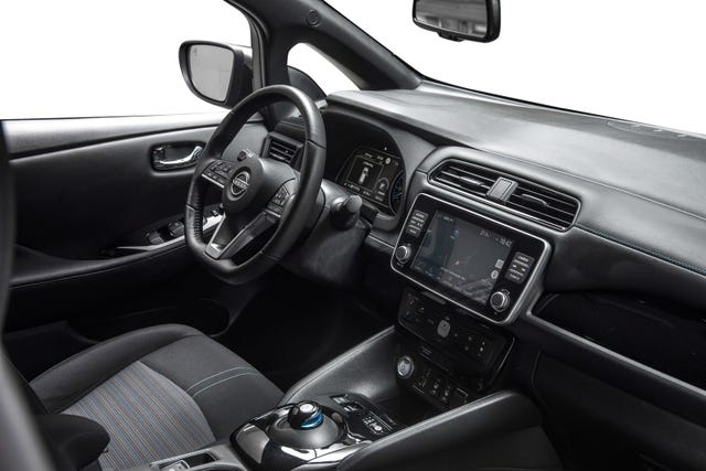 2022 NISSAN LEAF - 25